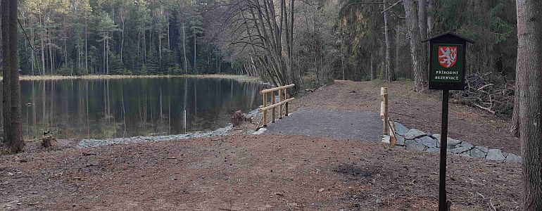 Vypuštěno, odbahněno, opraveno: Horní rybník v přírodní rezervaci Rybníčky u Podbořánek prošel citlivou rekonstrukcí