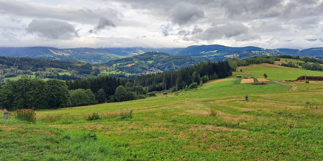 Krajina u Vysokého nad Jizerou