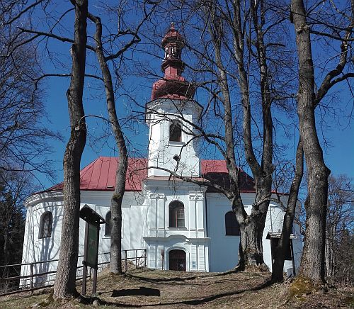 Kostel na Anenském vrchu.