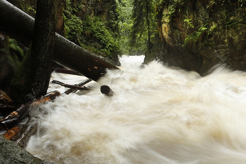 Řeka Doubrava  při povodních