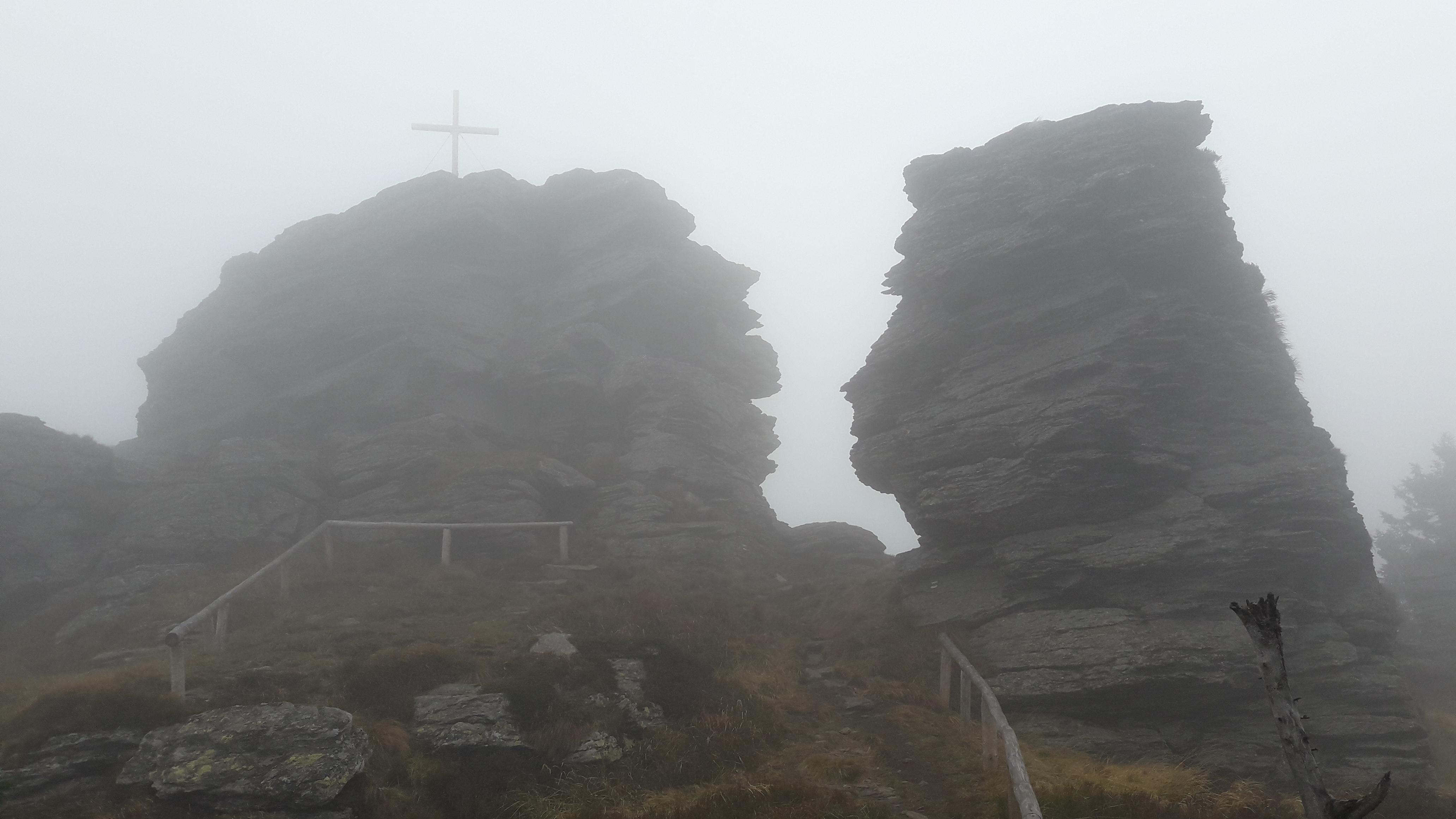 Vyjádření AOPK ČR k umístění dřevěného kříže na vrcholové skále Vozky